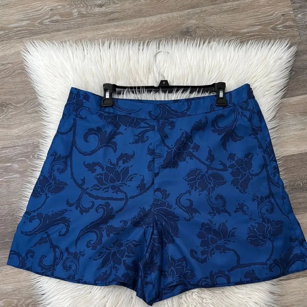 Banana Republic Blue Bermuda Shorts Floral Elegance Size 14